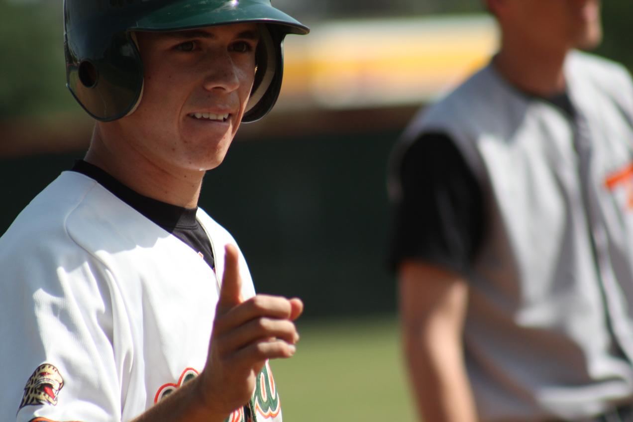 Leos Take Doubleheader To Complete Sweep Over Caltech