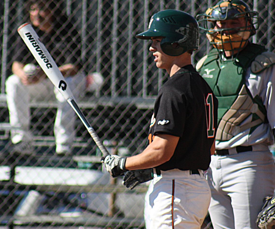 Ludvik's Walk Off Single Leads Leos to Victory