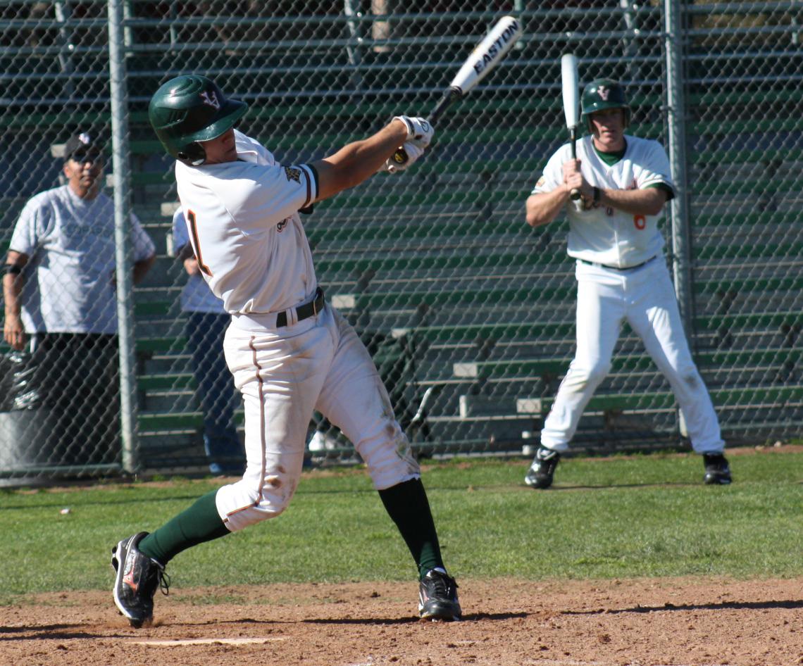 La Verne Splits Doubleheader With Biola