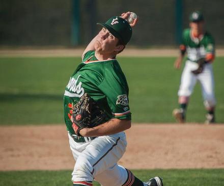 Schick Leads Leopards Past Pomona-Pitzer