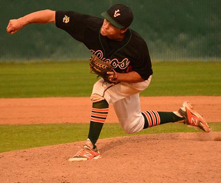 Baseball Sweeps Doubleheader, Takes First Series