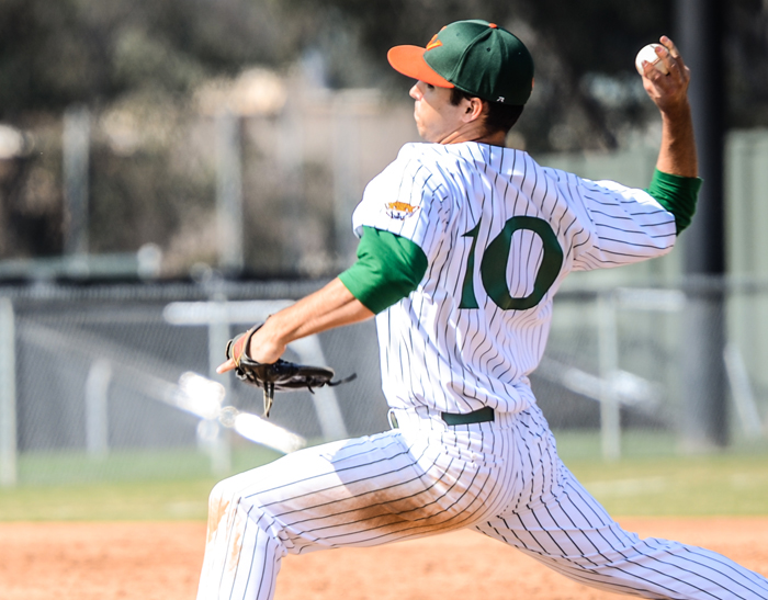Baseball drops close decisions at No. 20 Cal Lutheran