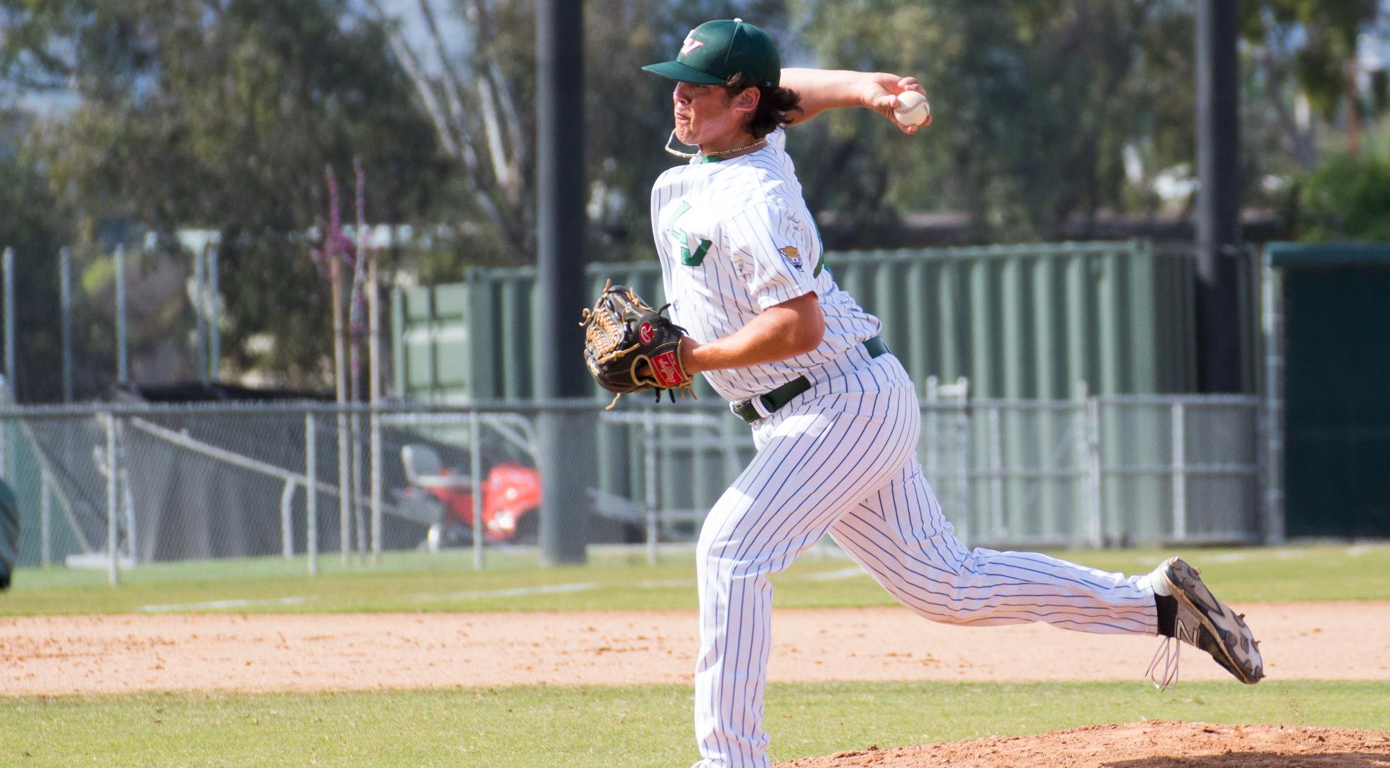 Baseball sweeps spring break trip to Arizona