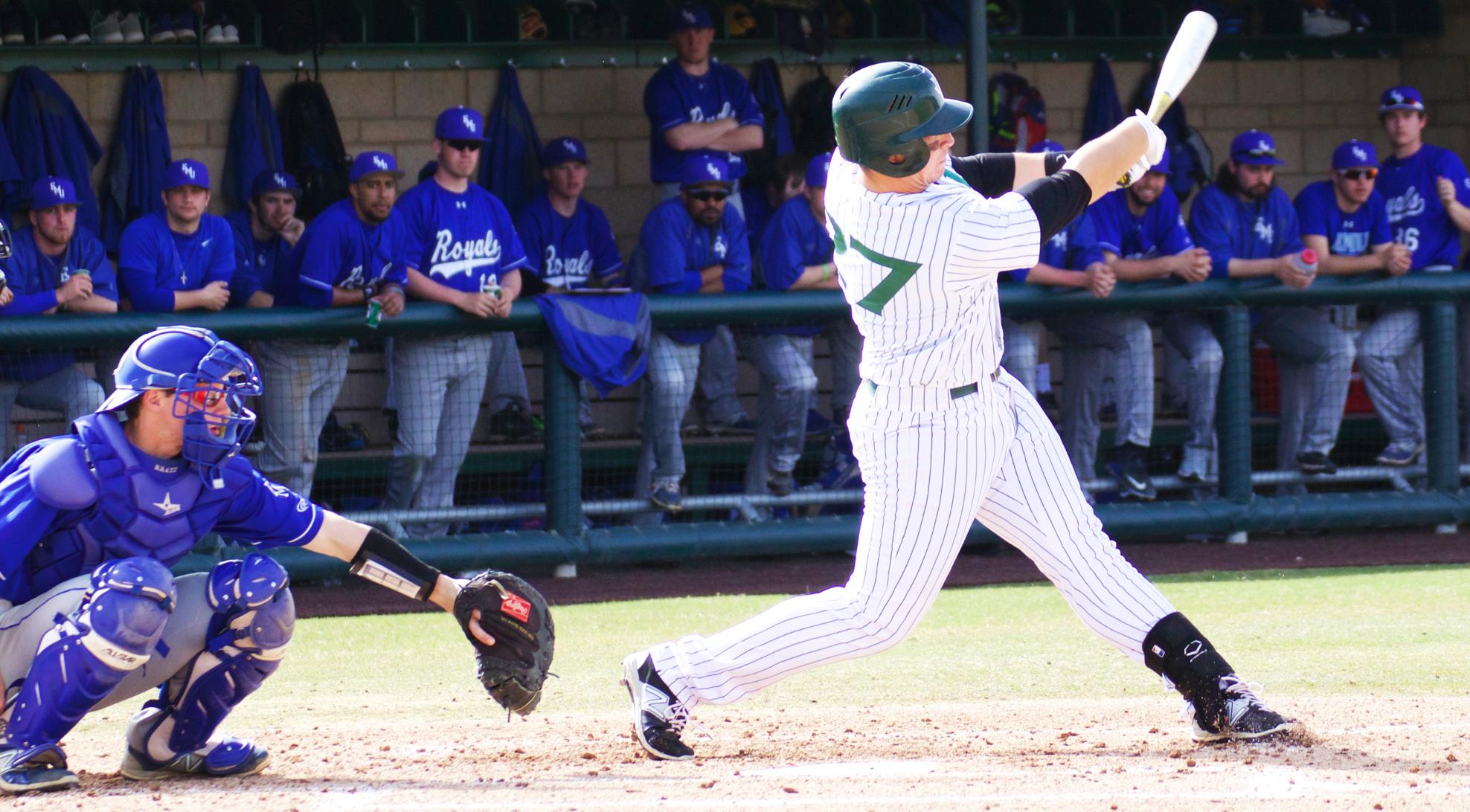 Baseball drops doubleheader to No. 25 Cal Lutheran