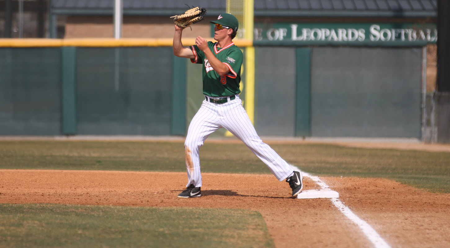 Baseball splits at Caltech