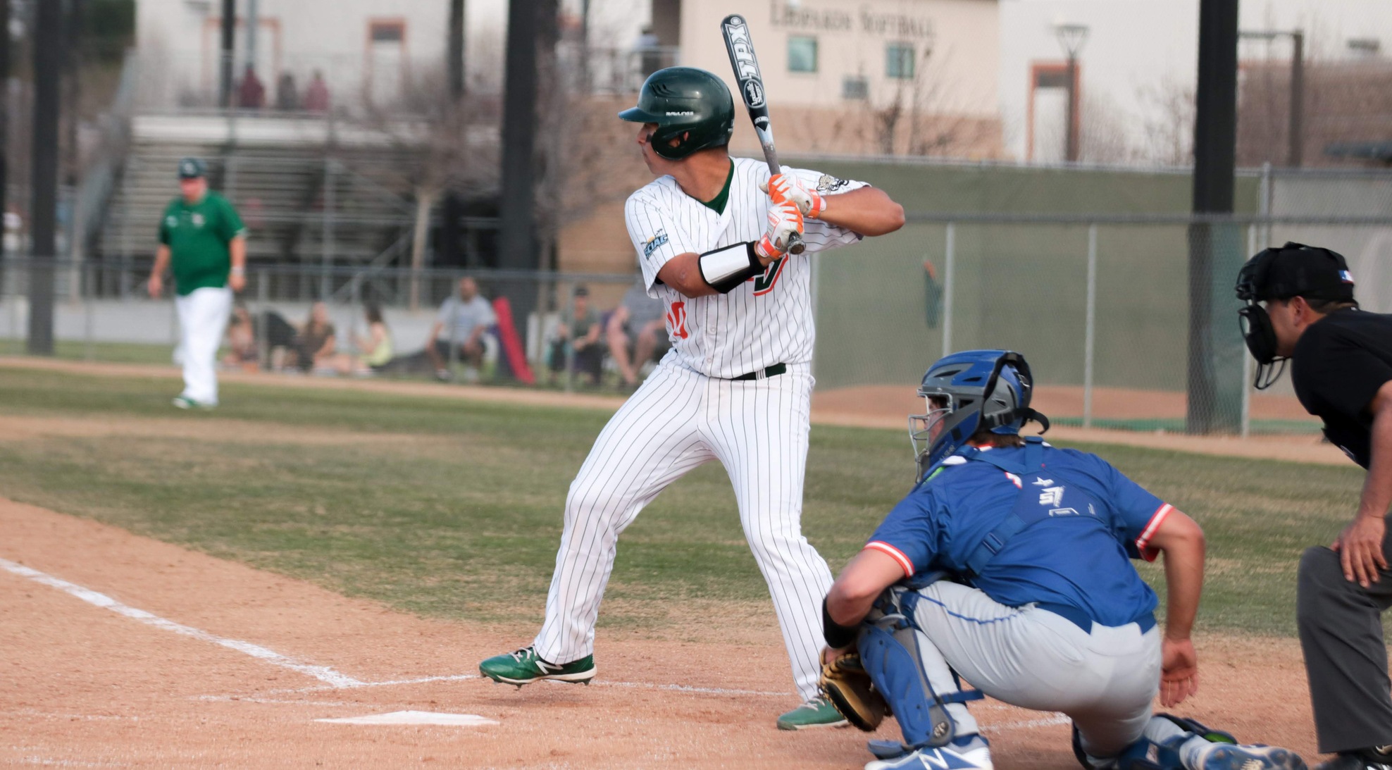 Leopards Split At Pomona-Pitzer
