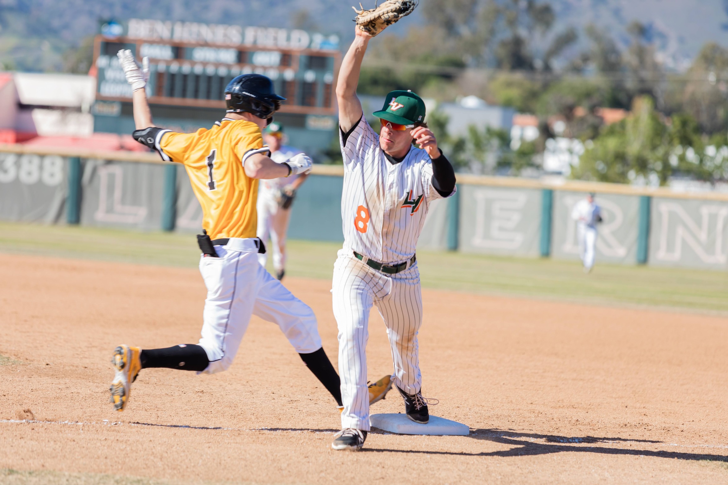 LEOPARDS SPLIT TWO GAMES AGAINST PACIFIC LUTHERAN