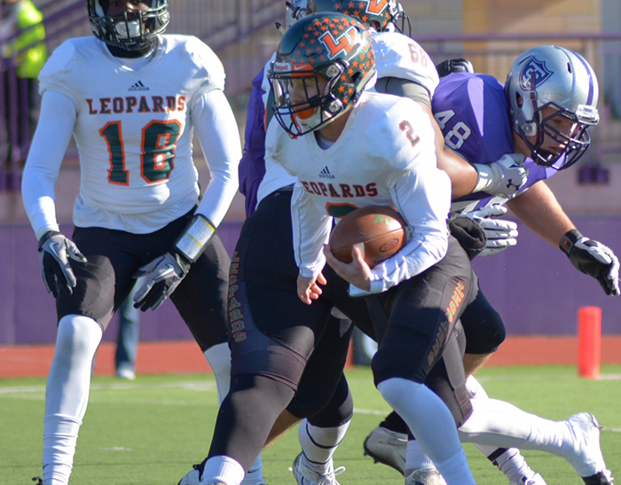 Fooball falls to No. 3 St. Thomas (MN) in NCAA Championship