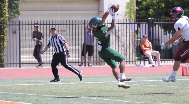 Football Edged by No. 11 Whitworth in Opener