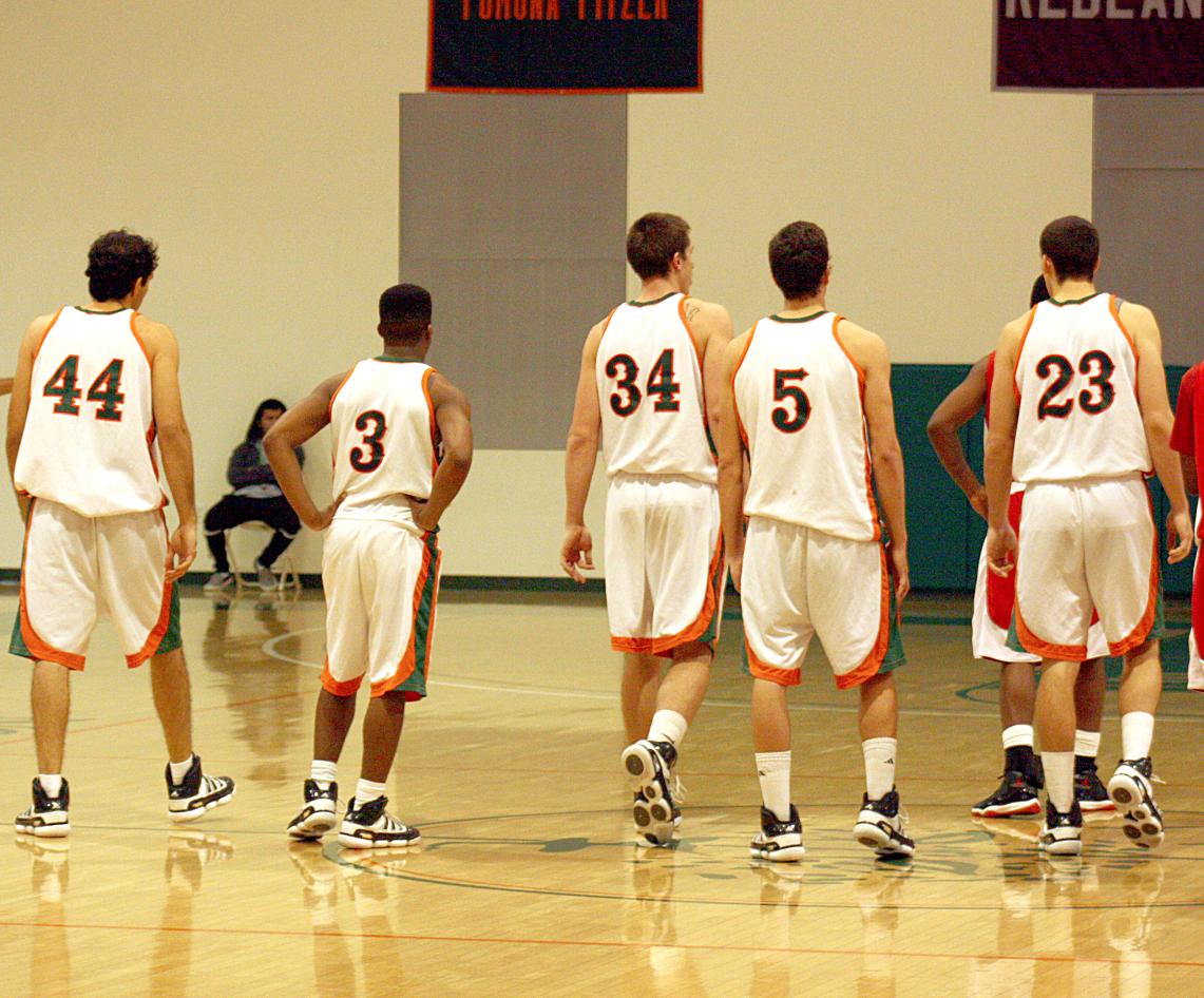 Leos Topped By Poets In League Opener