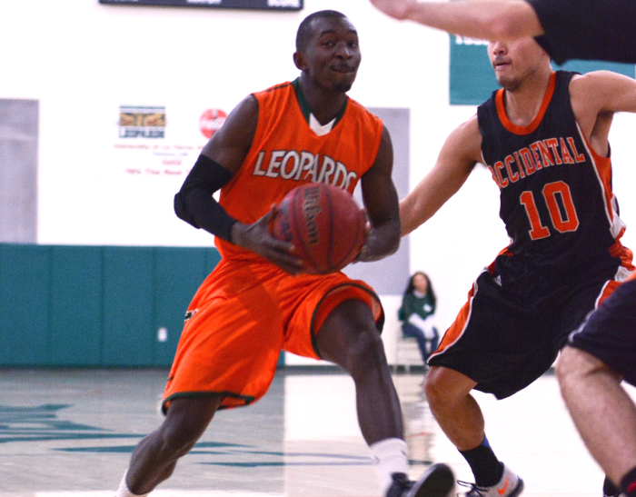 La Verne cools off in second half, falls to No. 18 Chapman