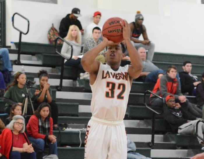 Men's Basketball hangs tough at Southern Utah