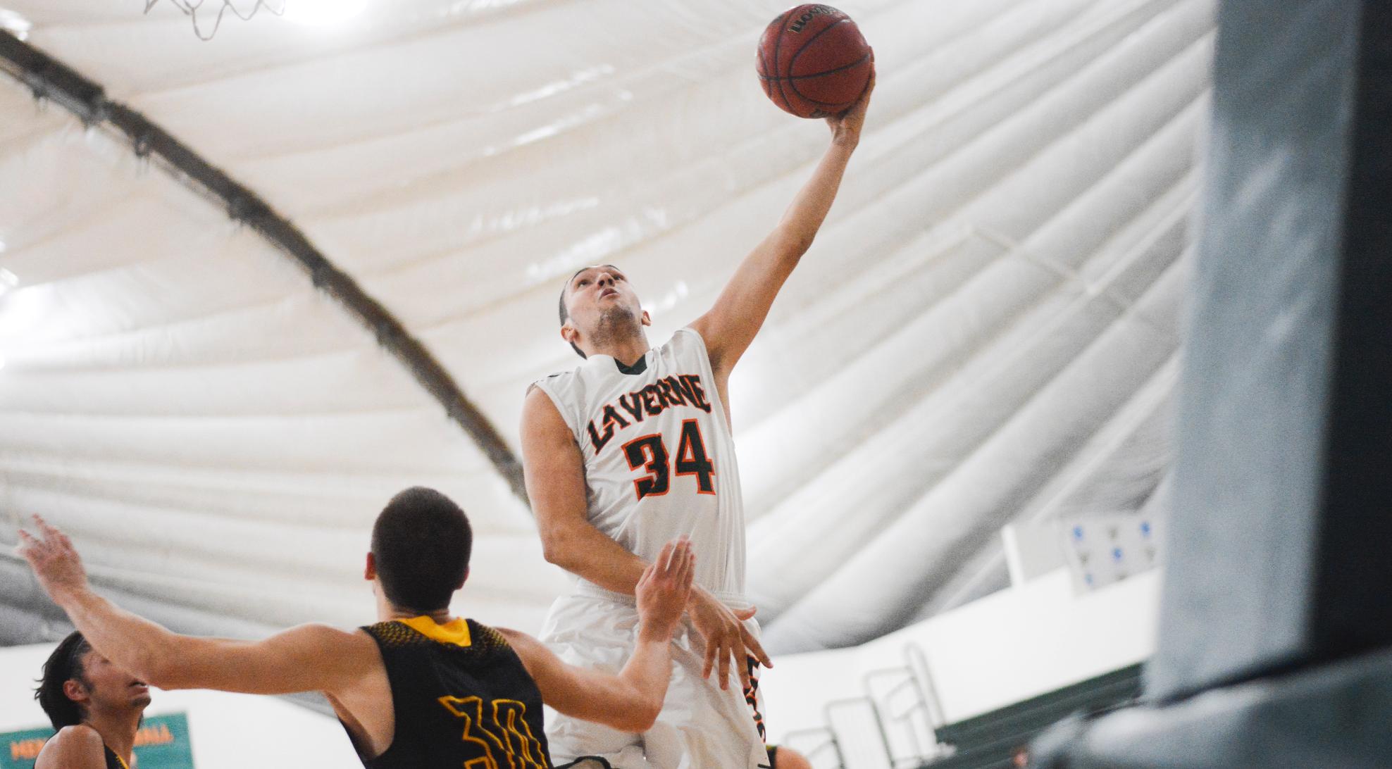 Men's Basketball falls at Chapman, 76-67