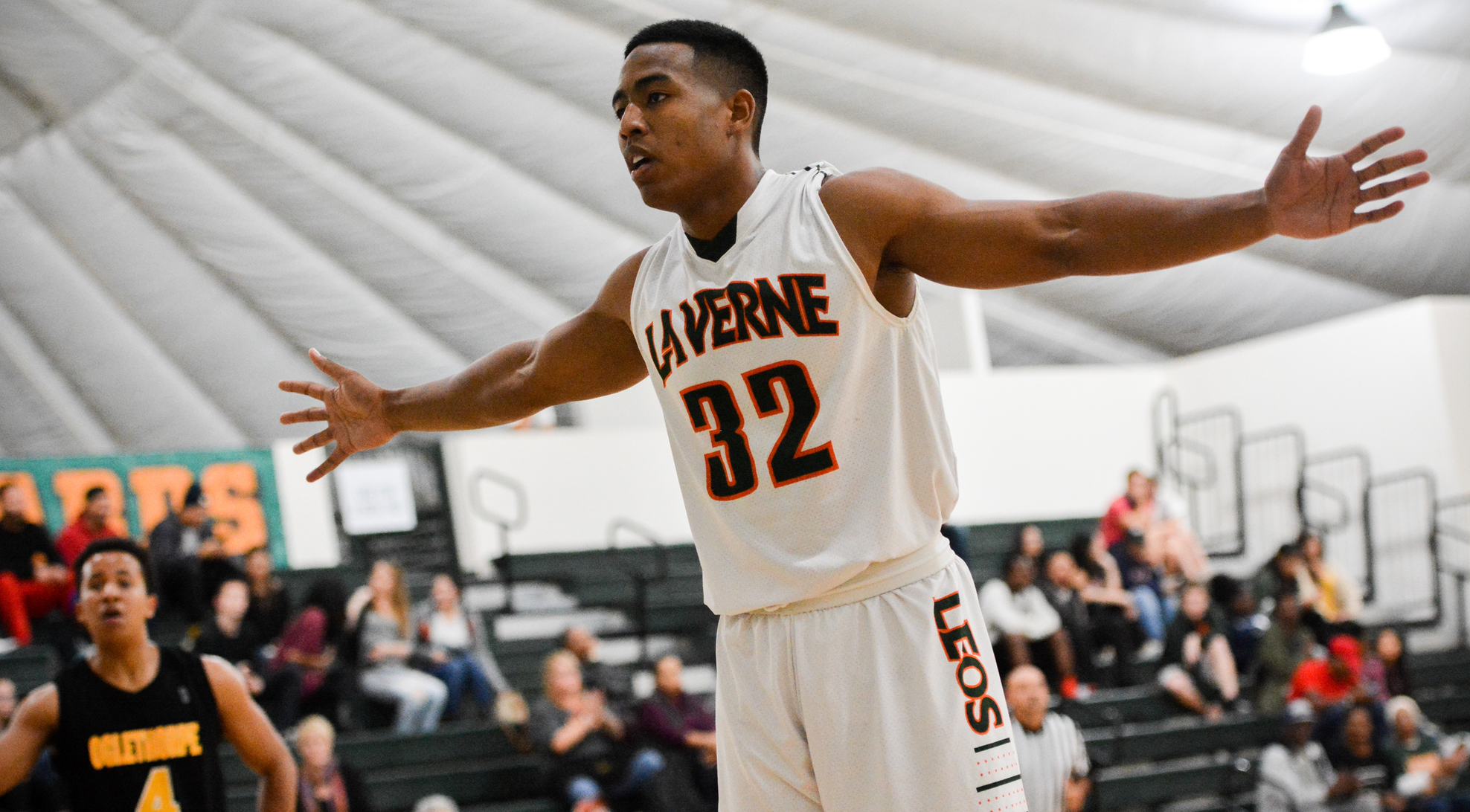Men's Basketball tops Oglethorpe to open season