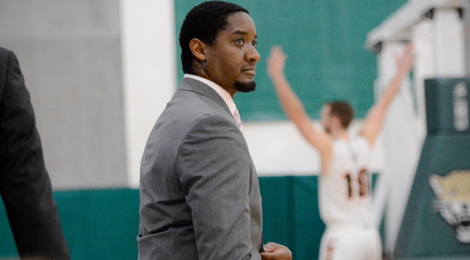 La Verne topples No. 14 CMS, Reed claims 100th win