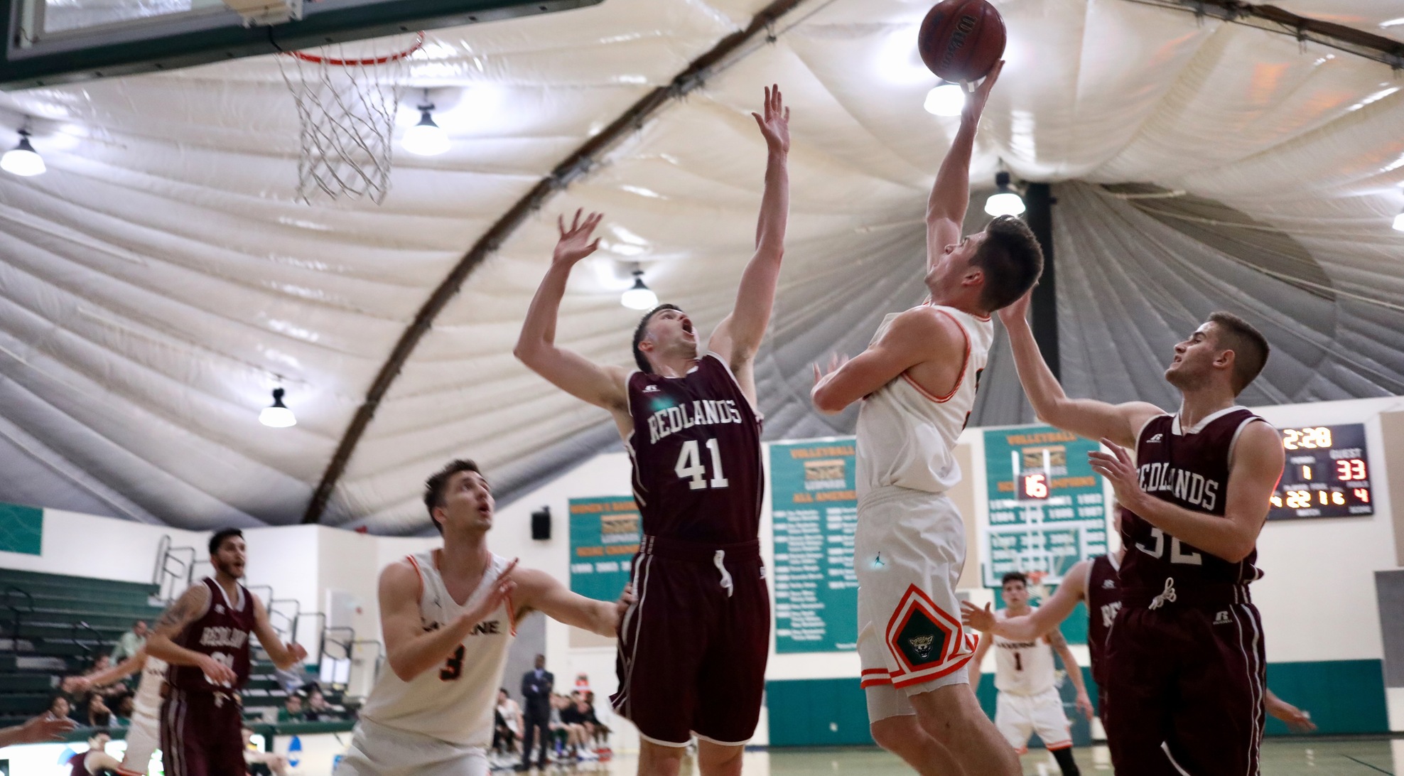 Leopards drop close game to Redlands