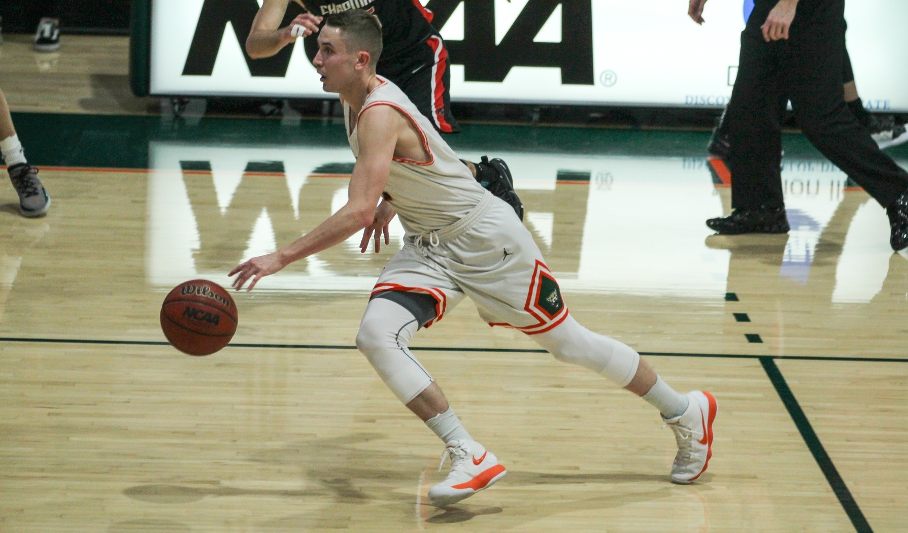 Leopards fall to Chapman