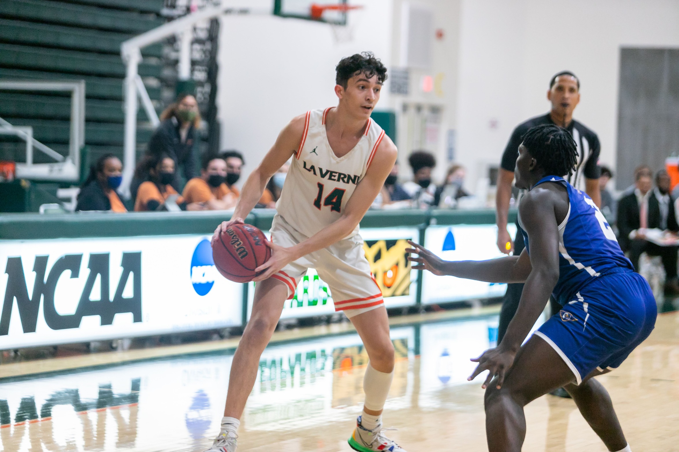 Leos&rsquo; strong start not enough to hold off the Stags