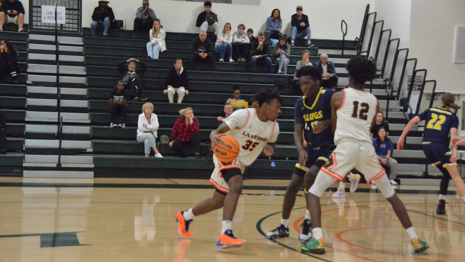 Leopards Take On UC Santa Cruz At The Tents