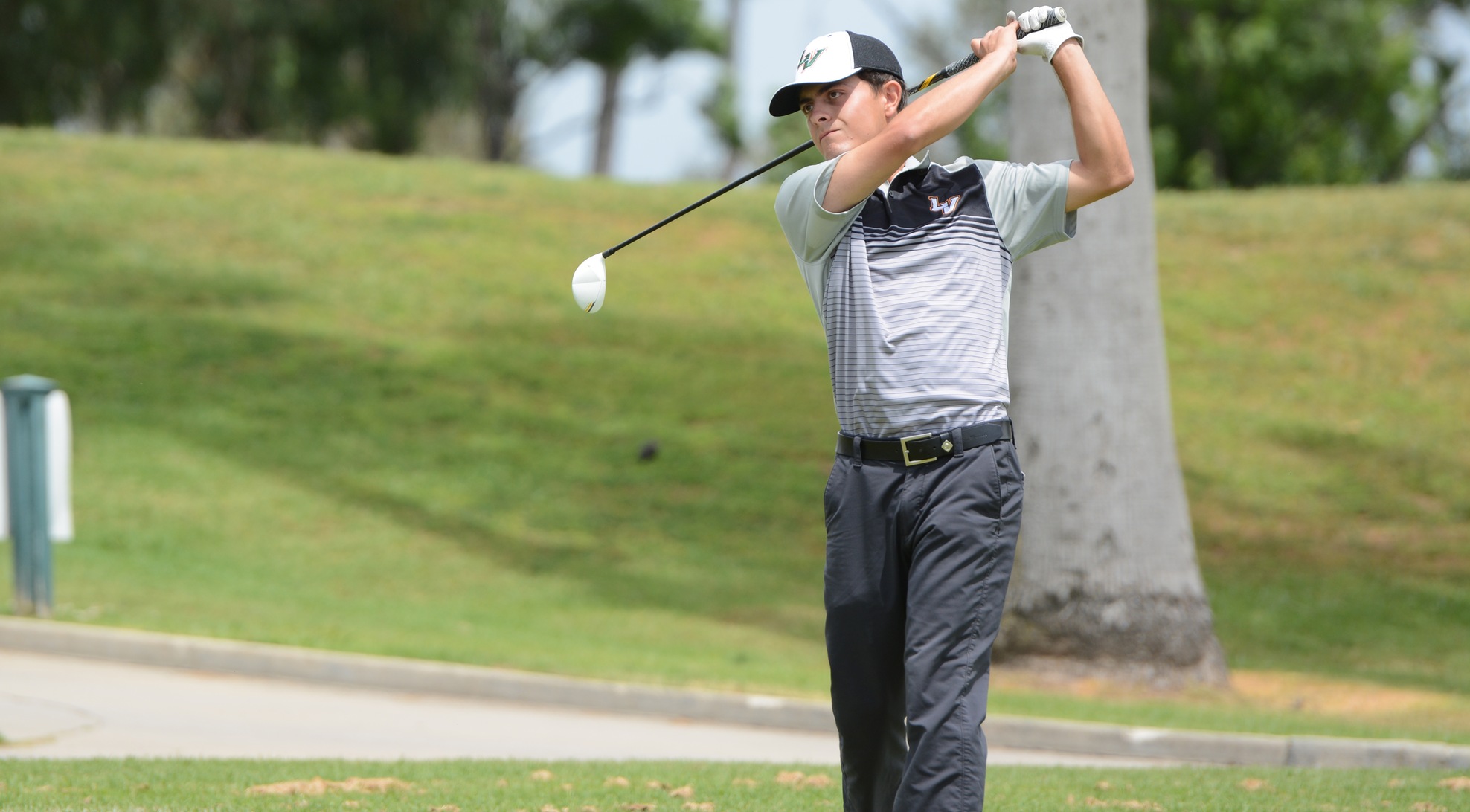 Men's Golf edged by CMS