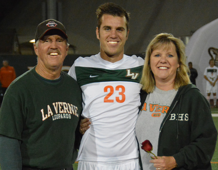 Men's Soccer rolls Caltech, stays alive in playoff race