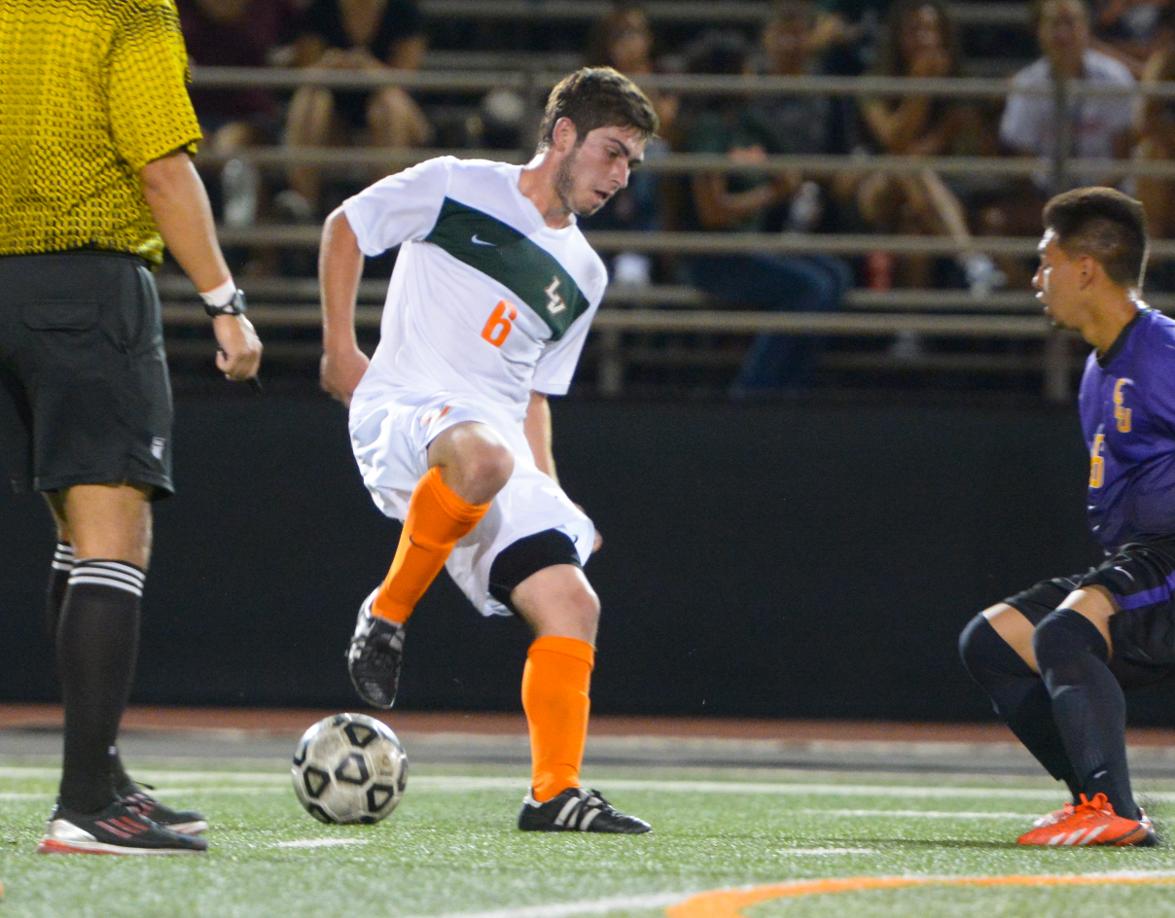 Men's Soccer defeats Chapman, 2-1