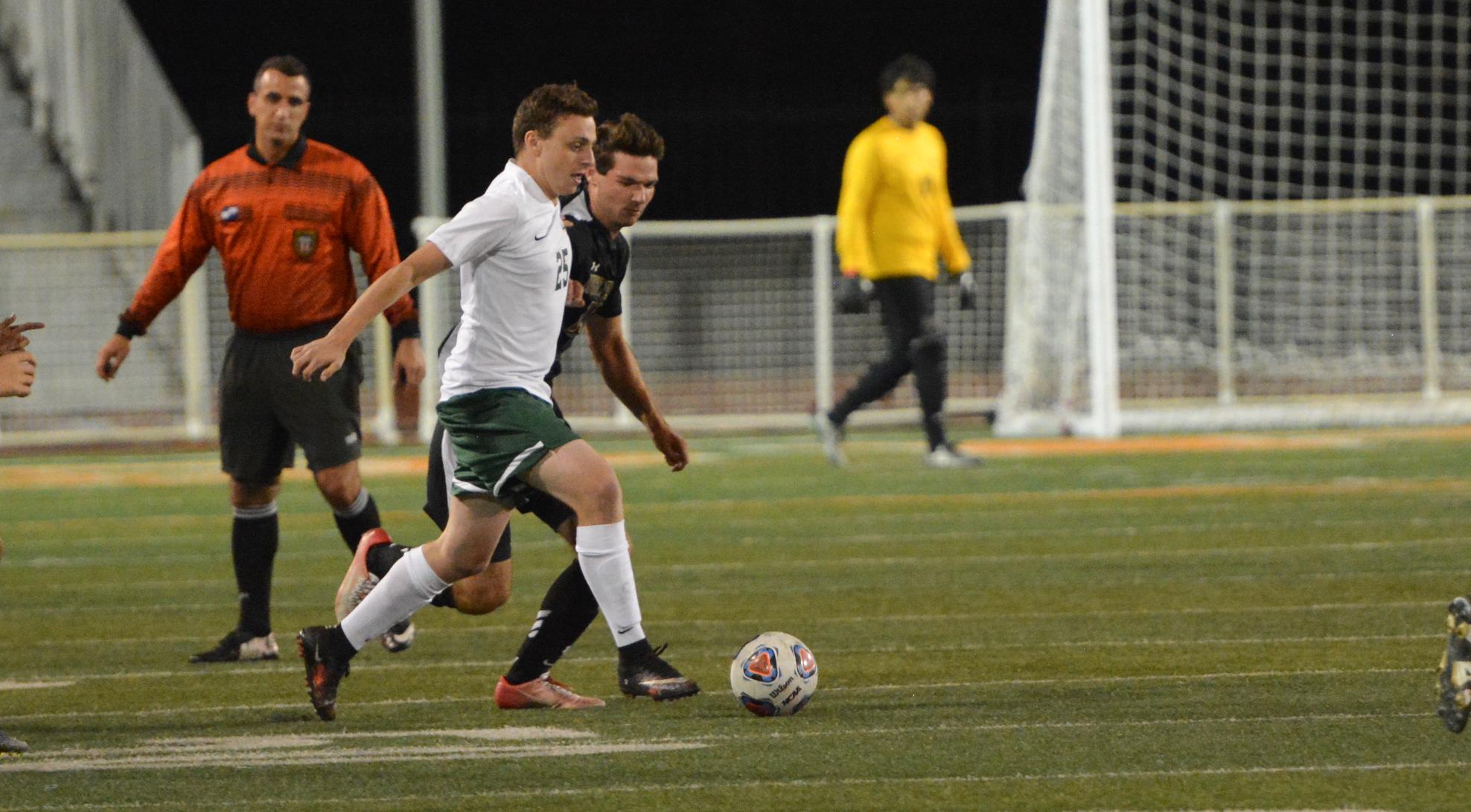 Rodriguez, Wong lift Men's Soccer past UCSC, 2-1