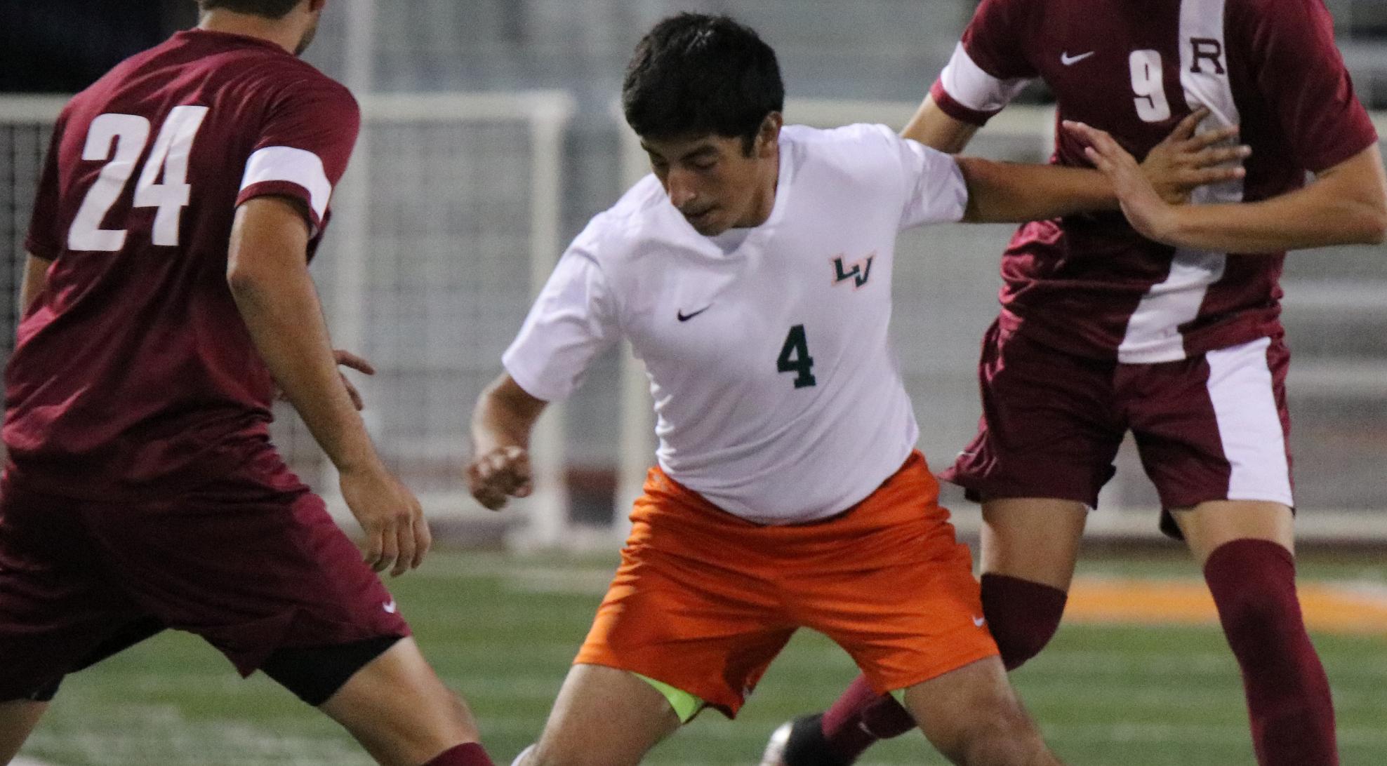 Men's Soccer falls to No. 14 Redlands, 1-0