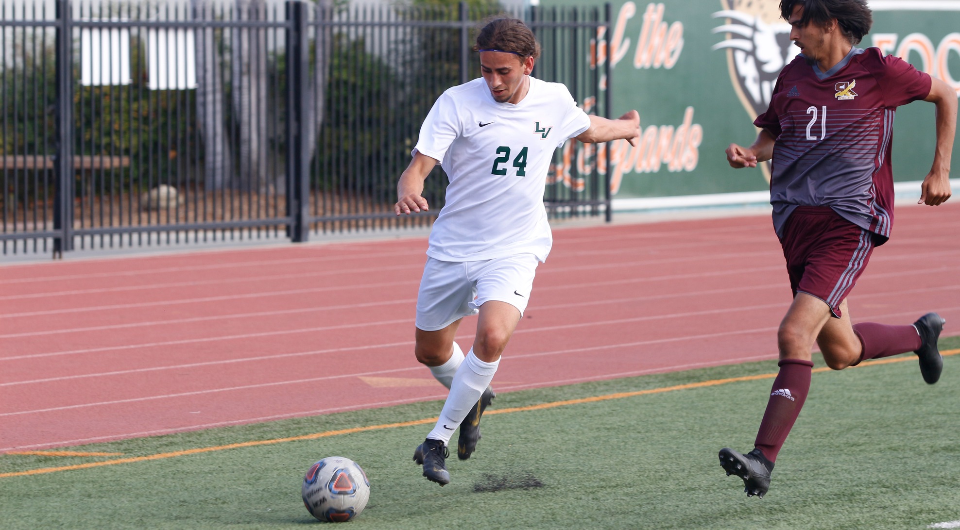 DeRueda, Garcia Push Leopards Past Kingsmen
