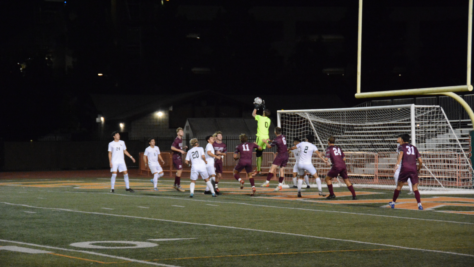 Leopards Fall Short Against Redlands