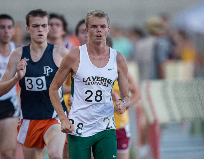 Hayes breaks 5K record at Oxy Spring Break Classic