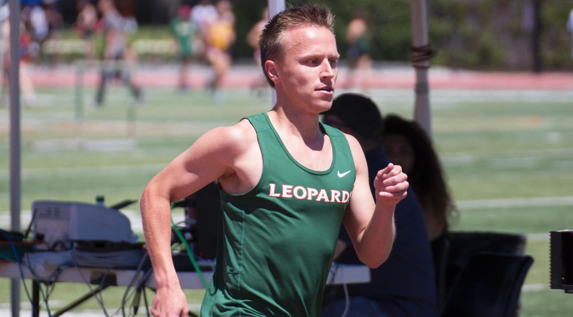 Sincock posts personal record in 800m at Oxy Invite