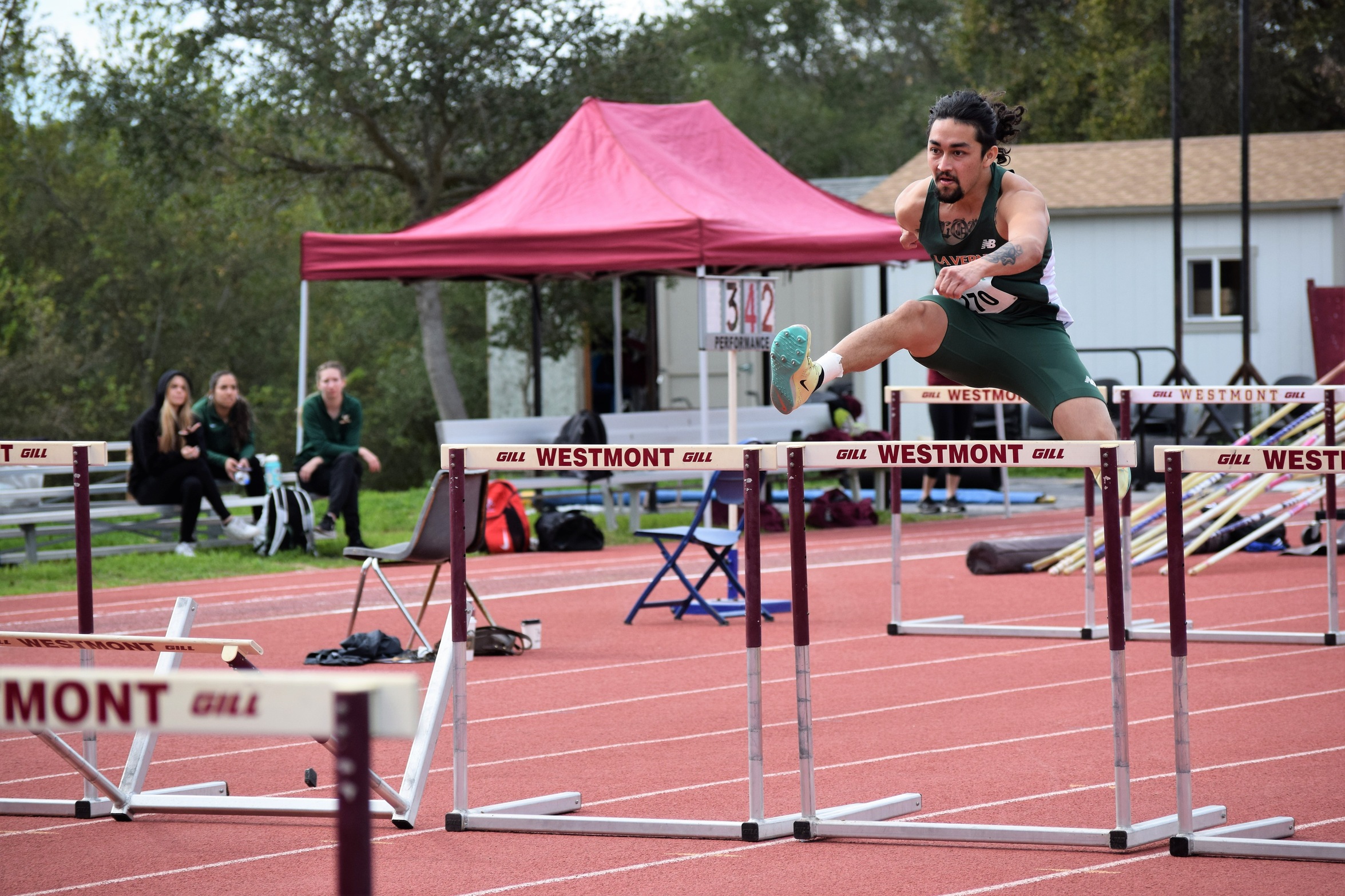 Leos shine in Flagstaff