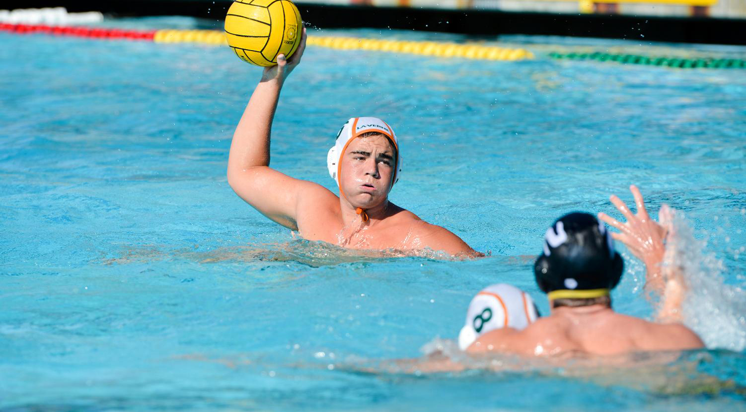 Huge second quarter run sees Men's Water Polo past Chapman, 10-9