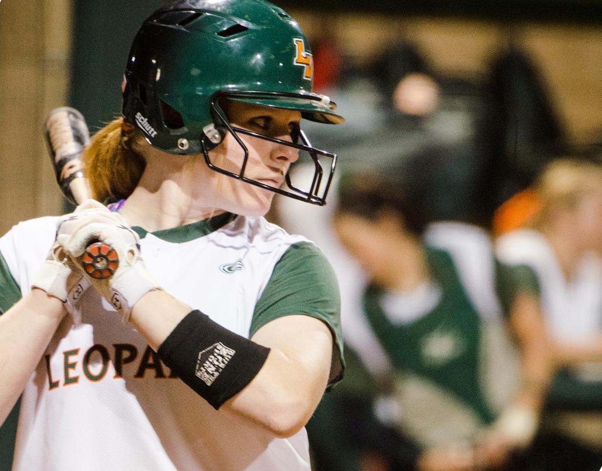 Schiff leaves yard twice, Softball sweeps Occidental