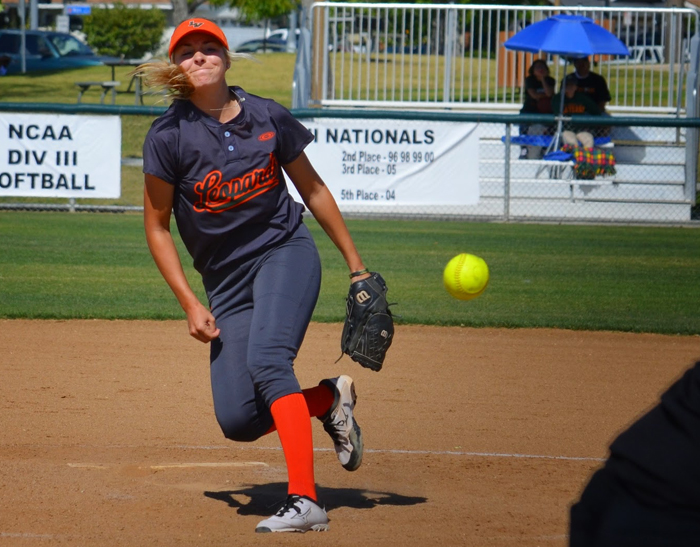 Softball drops heartbreakers, bounced from SCIAC Tourney