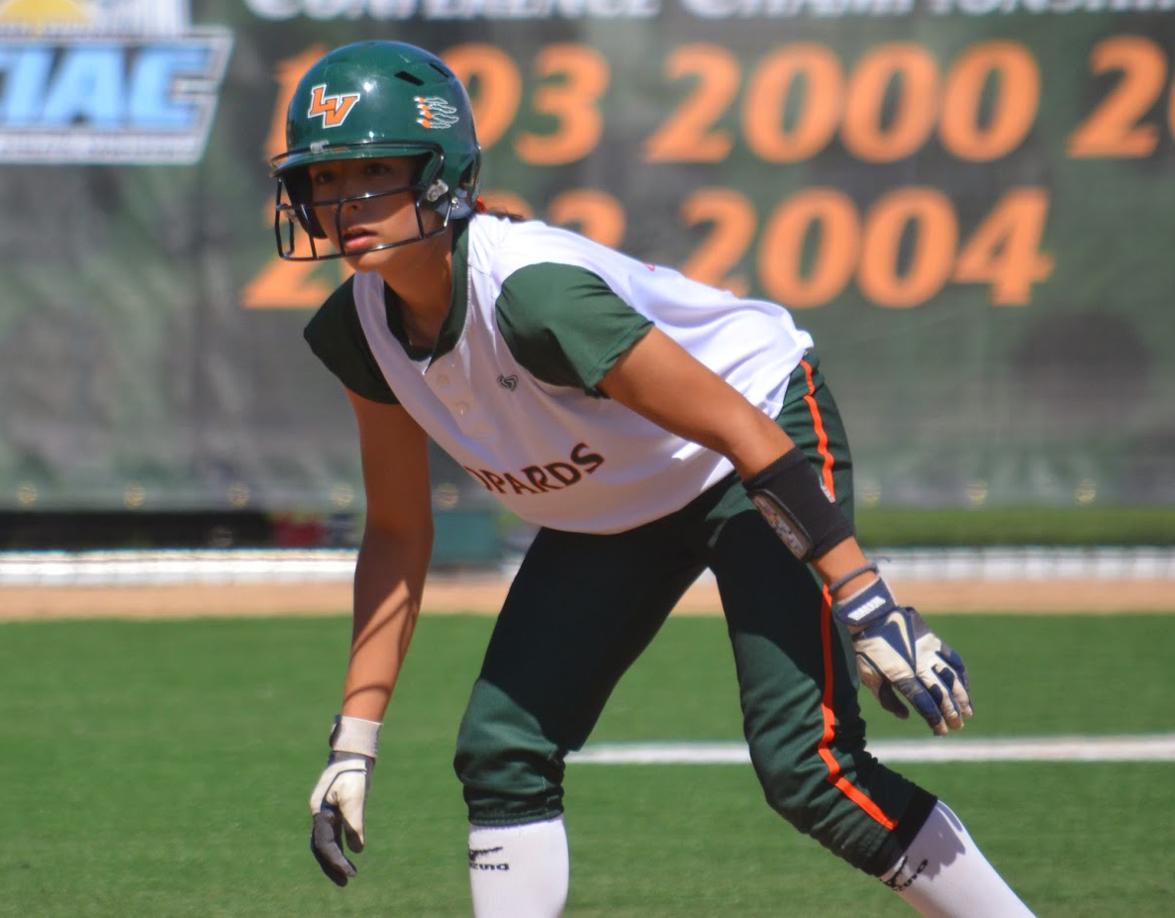 Softball drops a pair to Williams