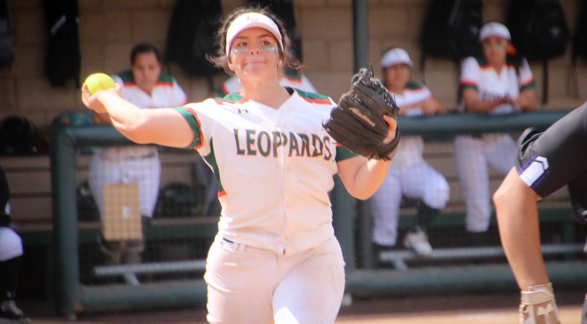 Softball splits at Cal Lutheran
