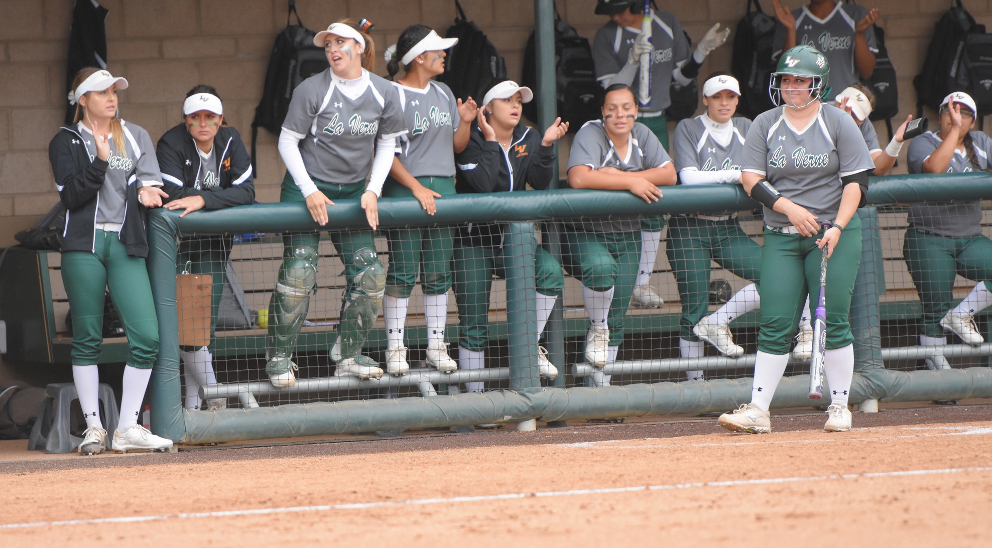 Softball named Easton/NFCA Division III All-Academic Team