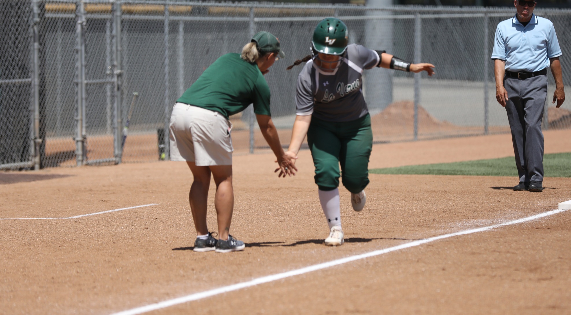 Softball eliminates Poets, awaits loser of CMS, PP