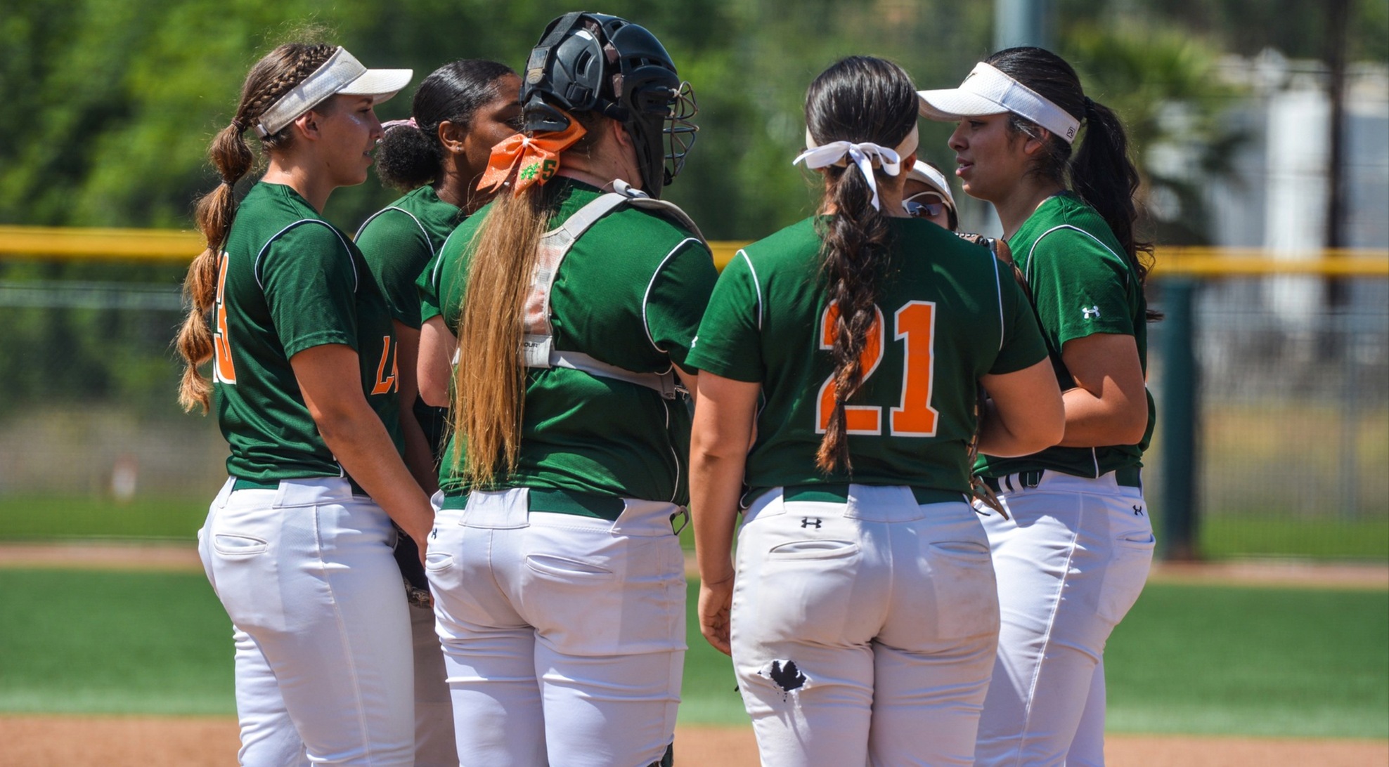 Leopards drop SCIAC Tournament opener 2-0