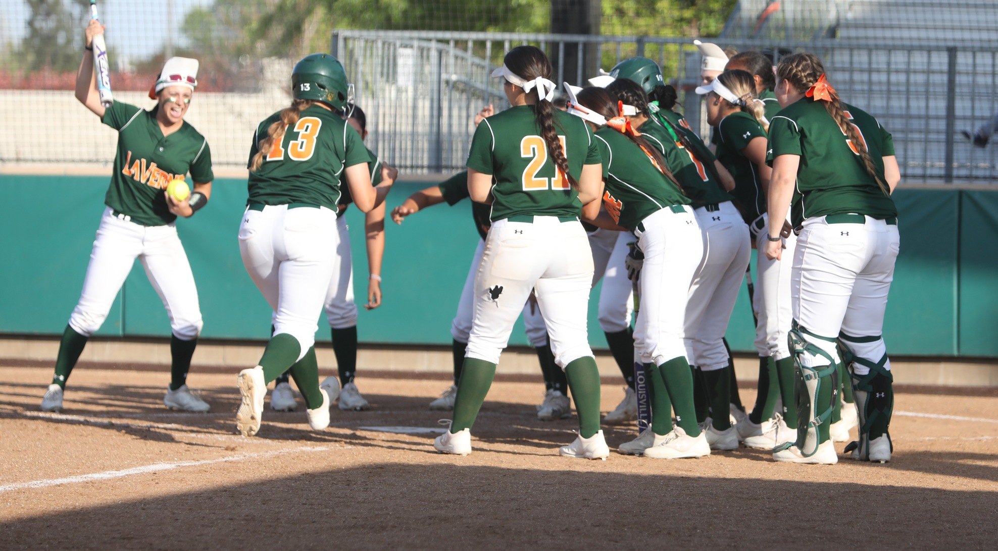 Leopards win on Senior Day, claim share of SCIAC title