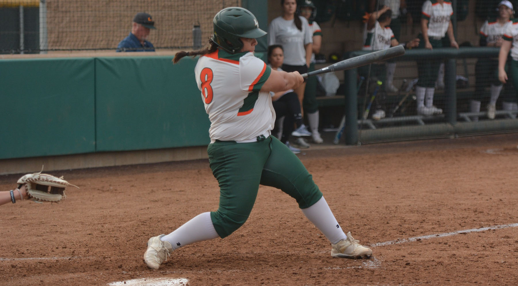 Softball starts SCIAC 2-0