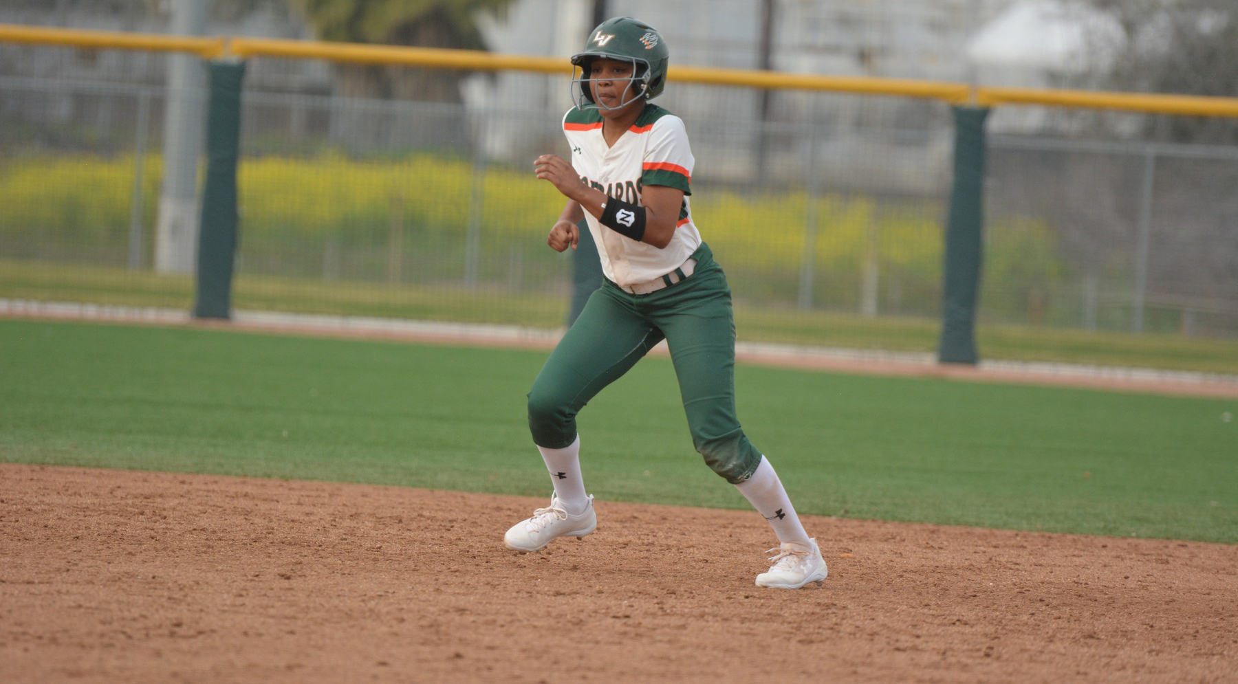 Softball wins close twice against Whitworth