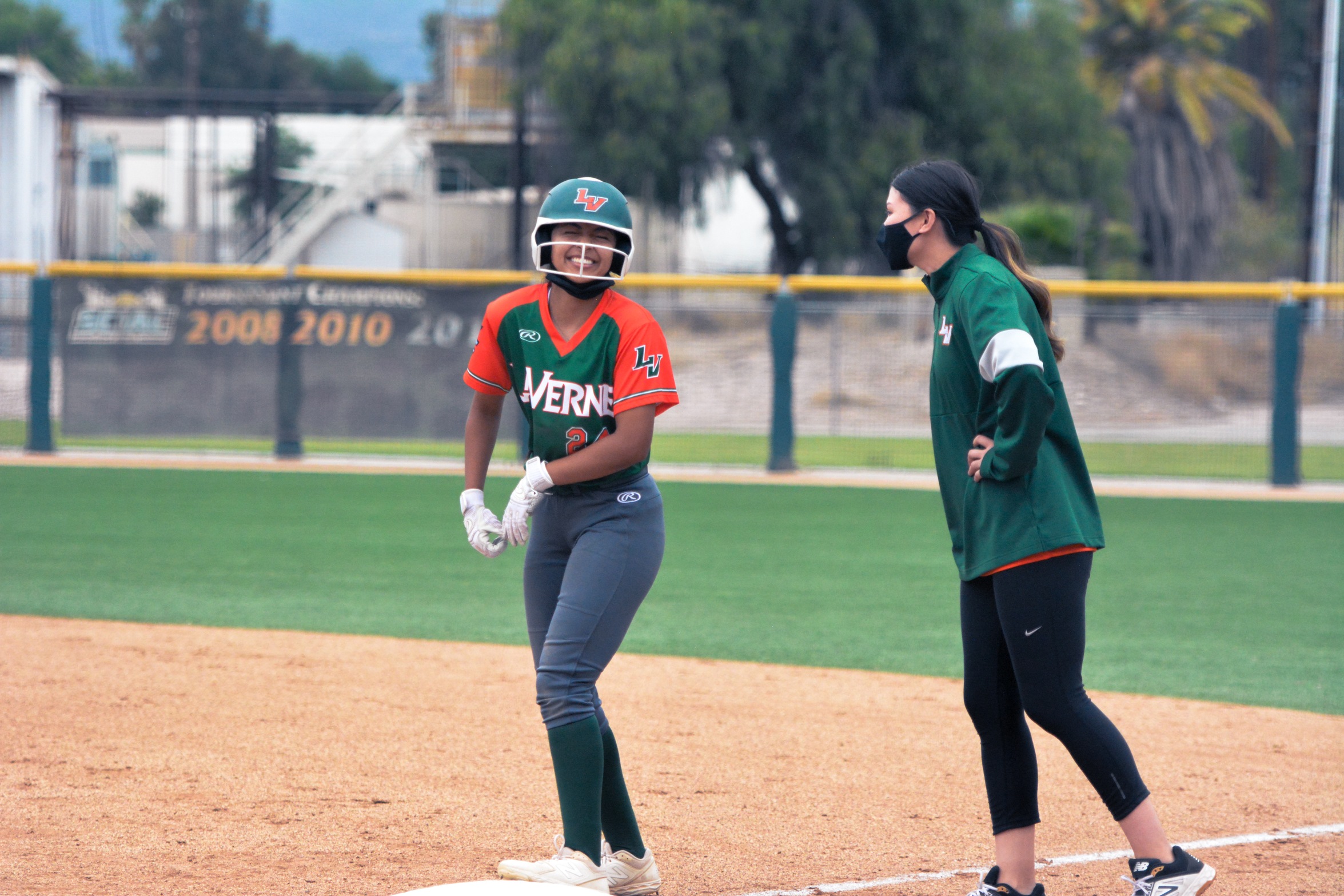Rubio's complete game opens Leos season with victory