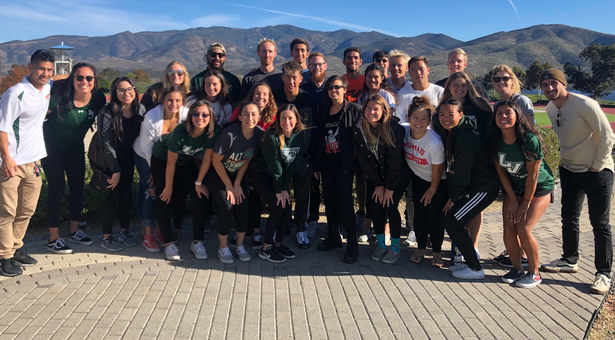 Swim and Dive Trains and Bonds Over Winter Break
