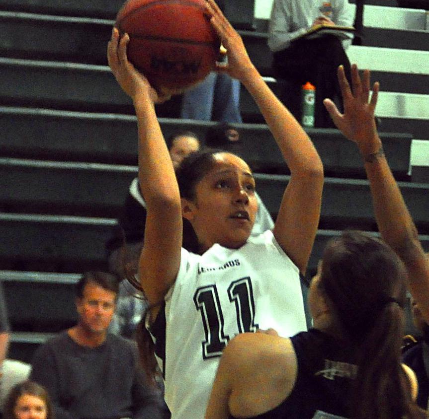 Leopards Roll Past Beavers