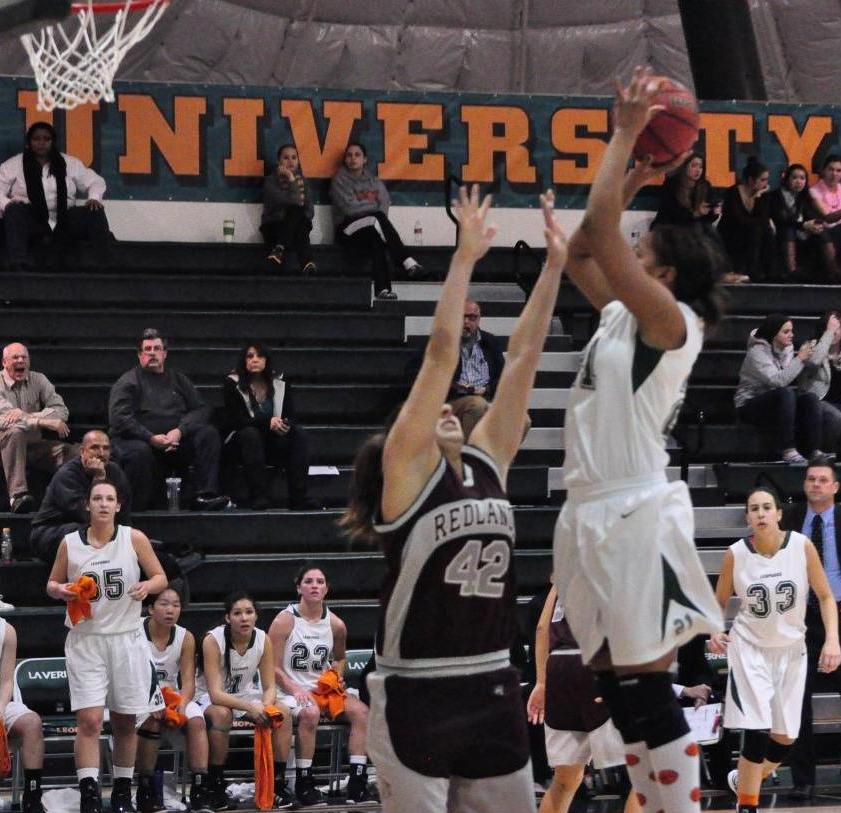 Bulldogs Rally To Top Leopards
