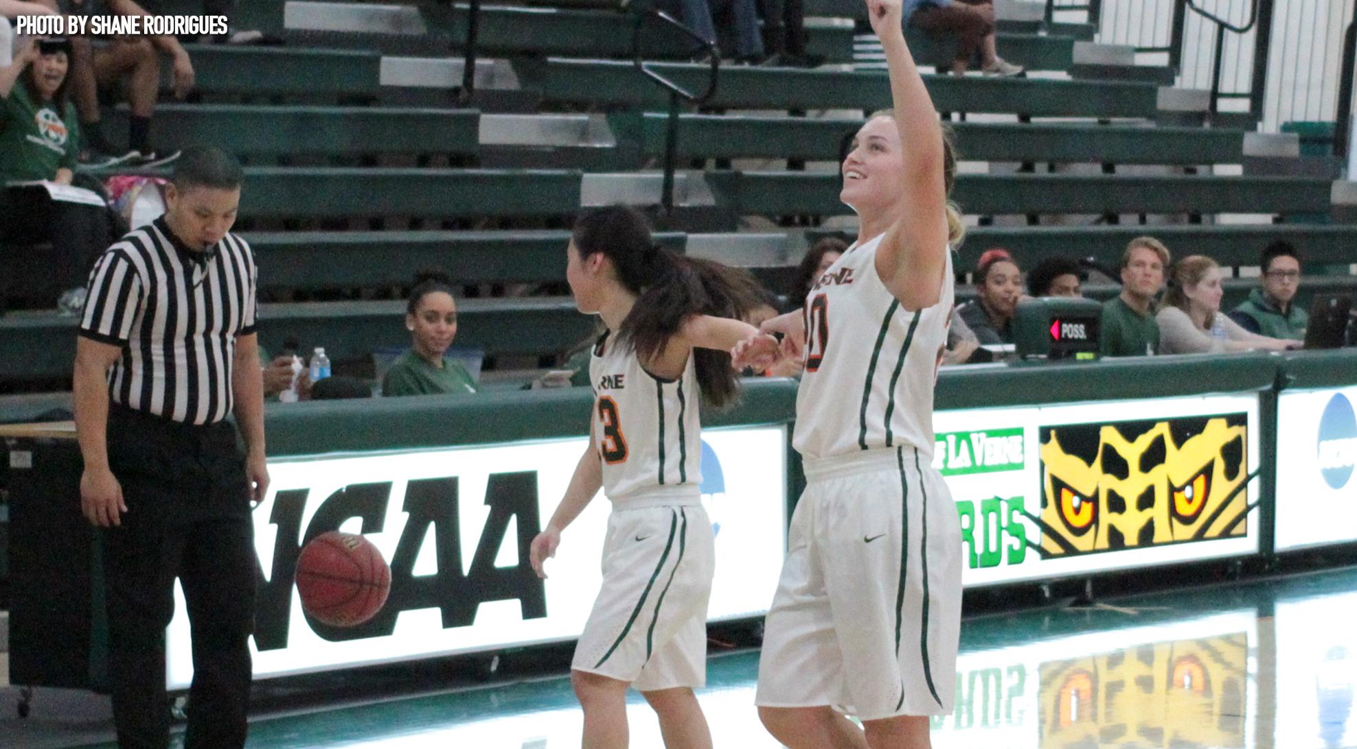 Cobb, Kurahashi lead Women's Basketball past Pomona-Pitzer