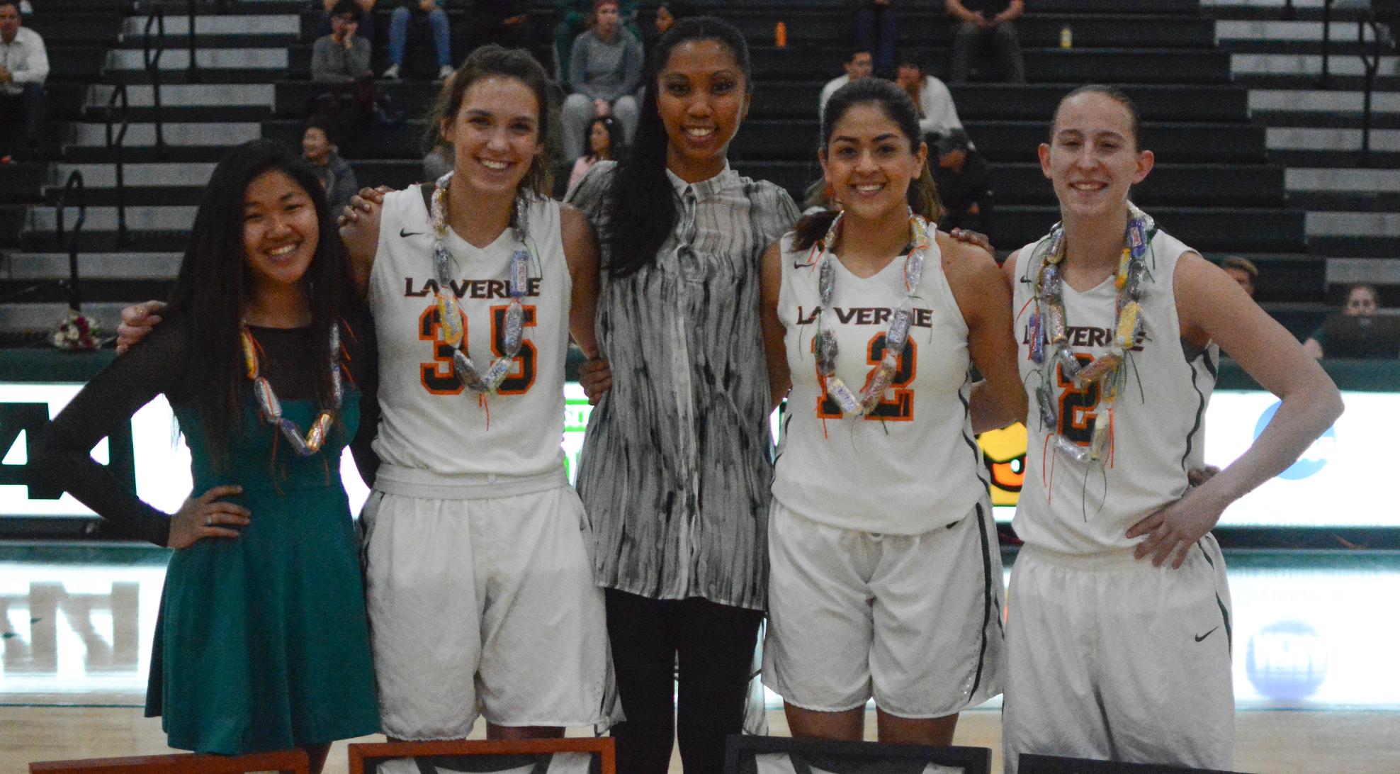 Women's Basketball drops to Redlands on Senior Day